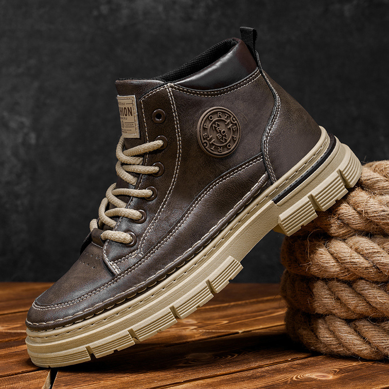 Botas Martin para hombres de invierno estilo británico retro zapatos de cuero casuales para hombres aumentan la altura de las botas impermeables.