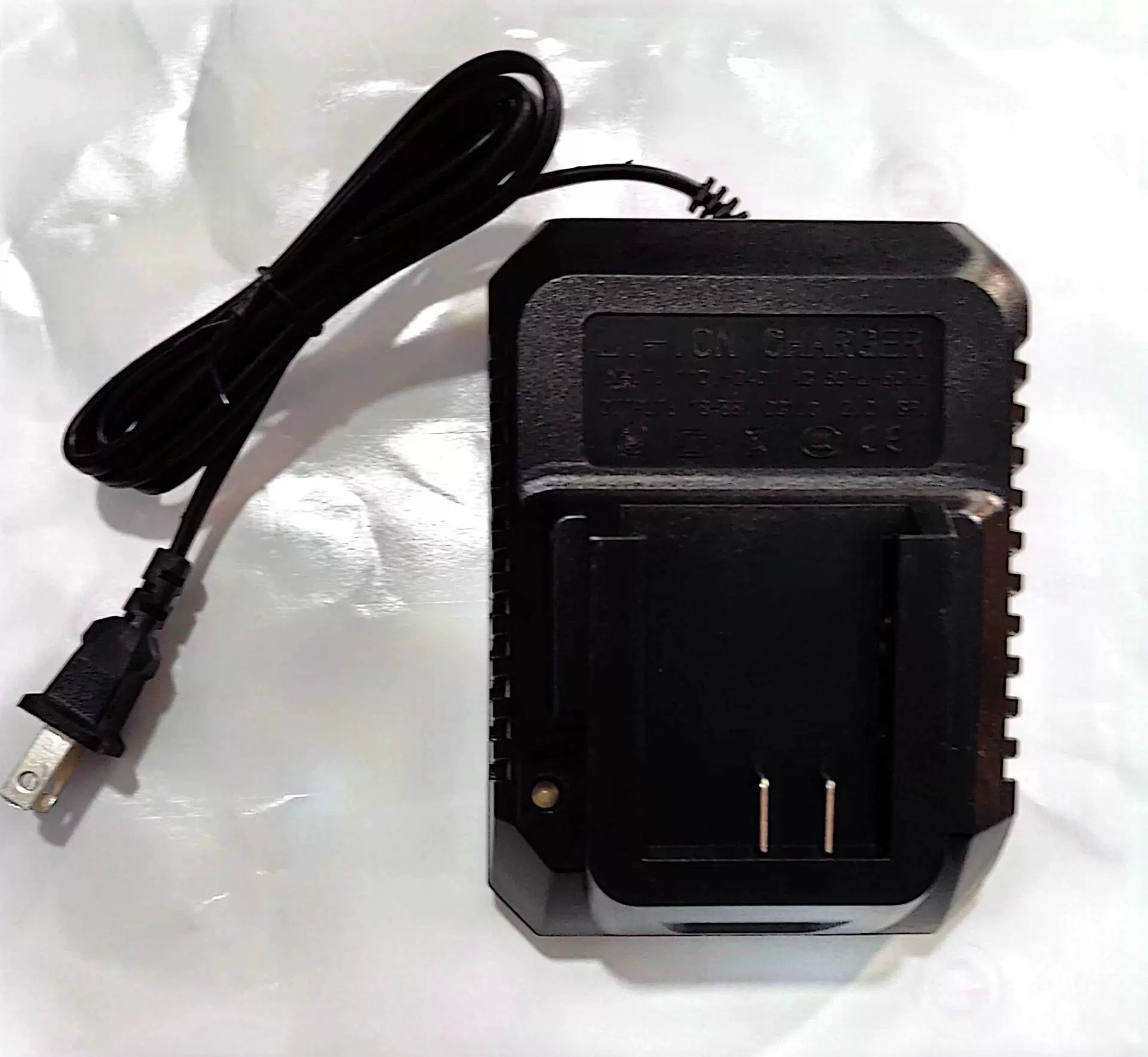 大艺通用款座充   电池充电器 锂电电池充电器厂家批发