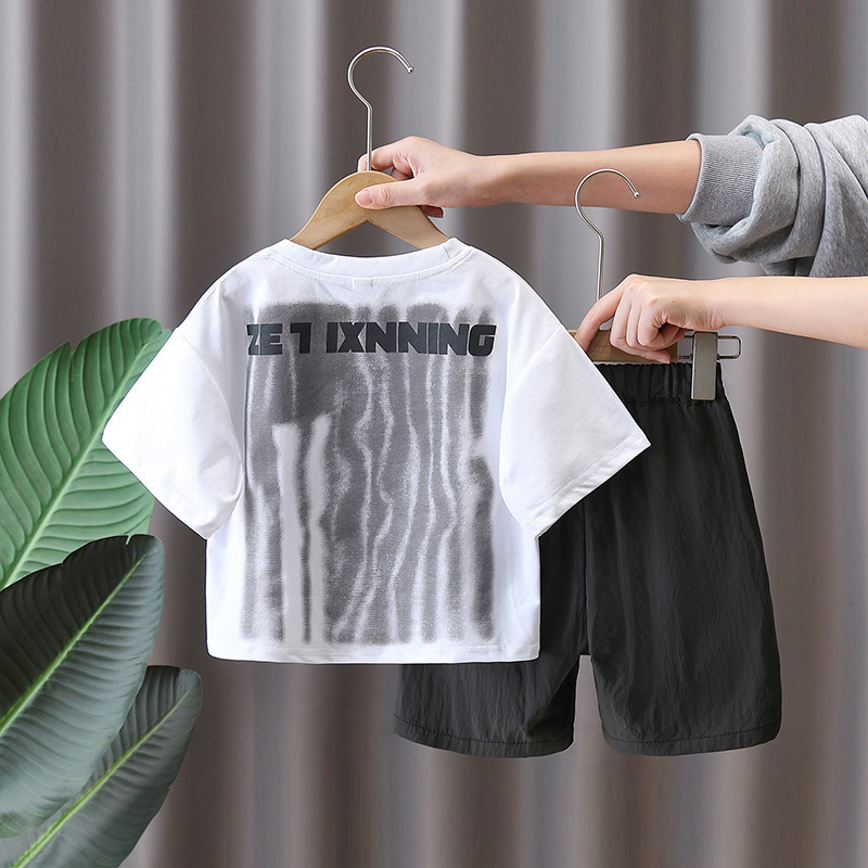 7162 Traje de verano para niños 2025 nuevo estilo estilo estilo occidental bebé verano ropa de manga corta niños niños verano ropa para niños