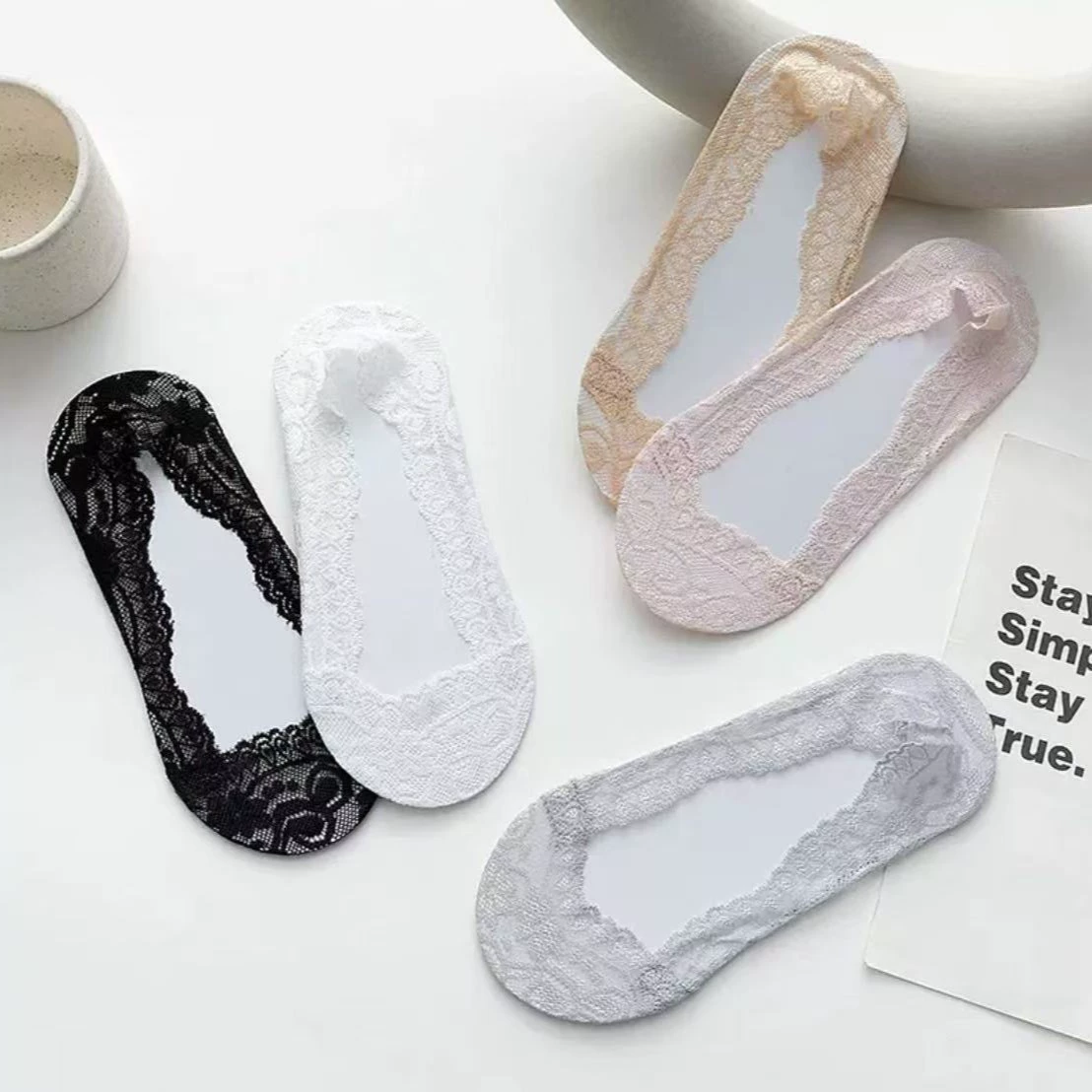 Lan Fengling Лодочные носки женские кружевные кружевные неглубокие силиконовые противоскользящие корейские полые весной и летом осенью тонкие носки-невидимки