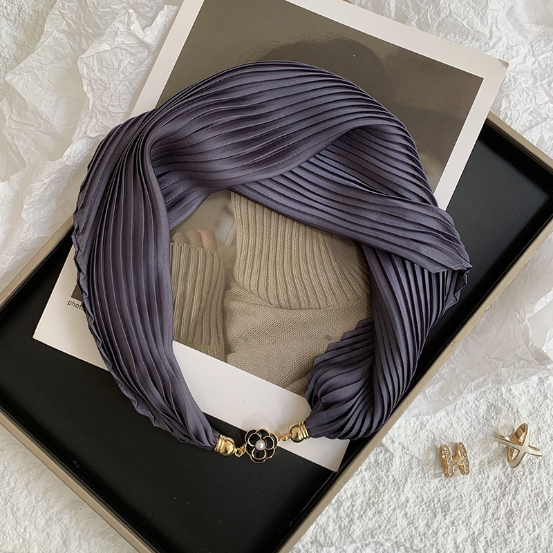 Pañuelo de seda arrugado de seda de imitación magnética con hebilla de rosa de color sólido de verano, protector solar, bufanda decorativa profesional ligera de todo fósforo