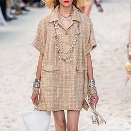 法式小香风粗花呢连衣裙夏季2026新款轻奢单排扣复古翻领宽松短裙