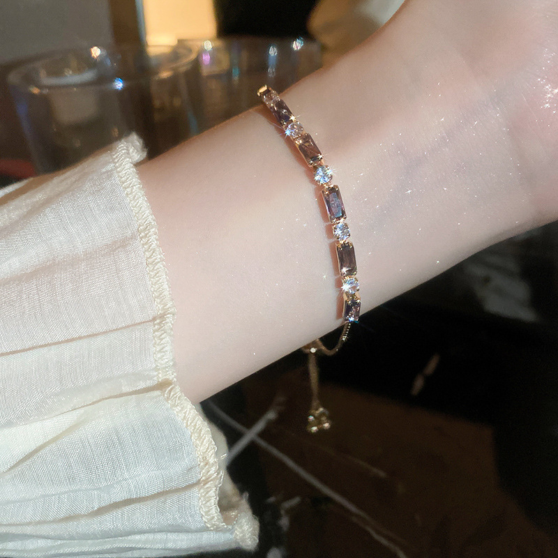 Pulsera de flores de metal transfronteriza europea y americana, nicho femenino, sentido de alta gama, pulsera simple y versátil, accesorios de joyería de lujo ligeros de moda