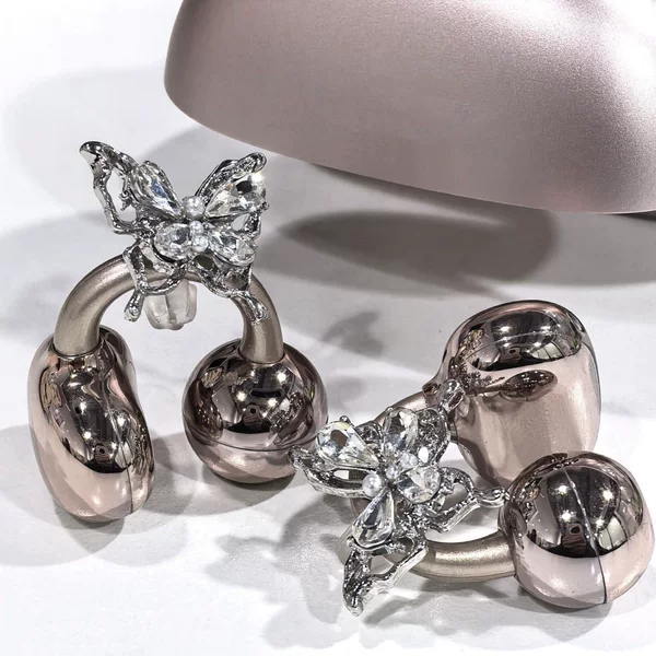 Full Diamond Bow Earphone Buckle European and American Style Niche Design Light Luxury High-End Earphone Clip DIY Accessories High-End