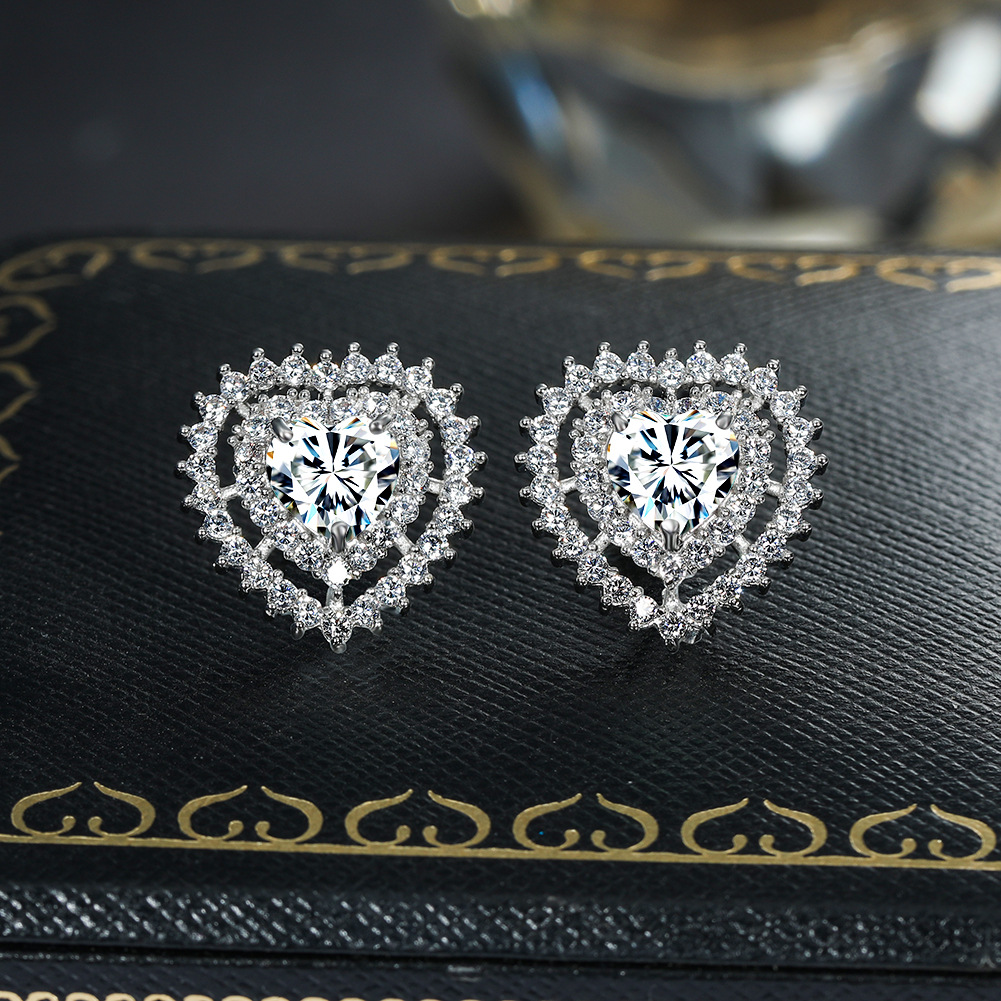 Fashion Heart Shape Copper Inlay Zircon Ear Studs 1 Pair