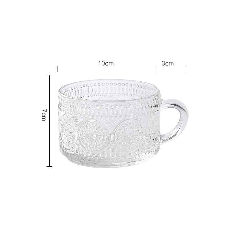 Transfronterizo amazónica flor de sol relieve desayuno leche durante la noche taza de avena con tapa con cuchara taza de ensalada