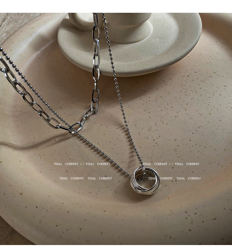 Necklace Look