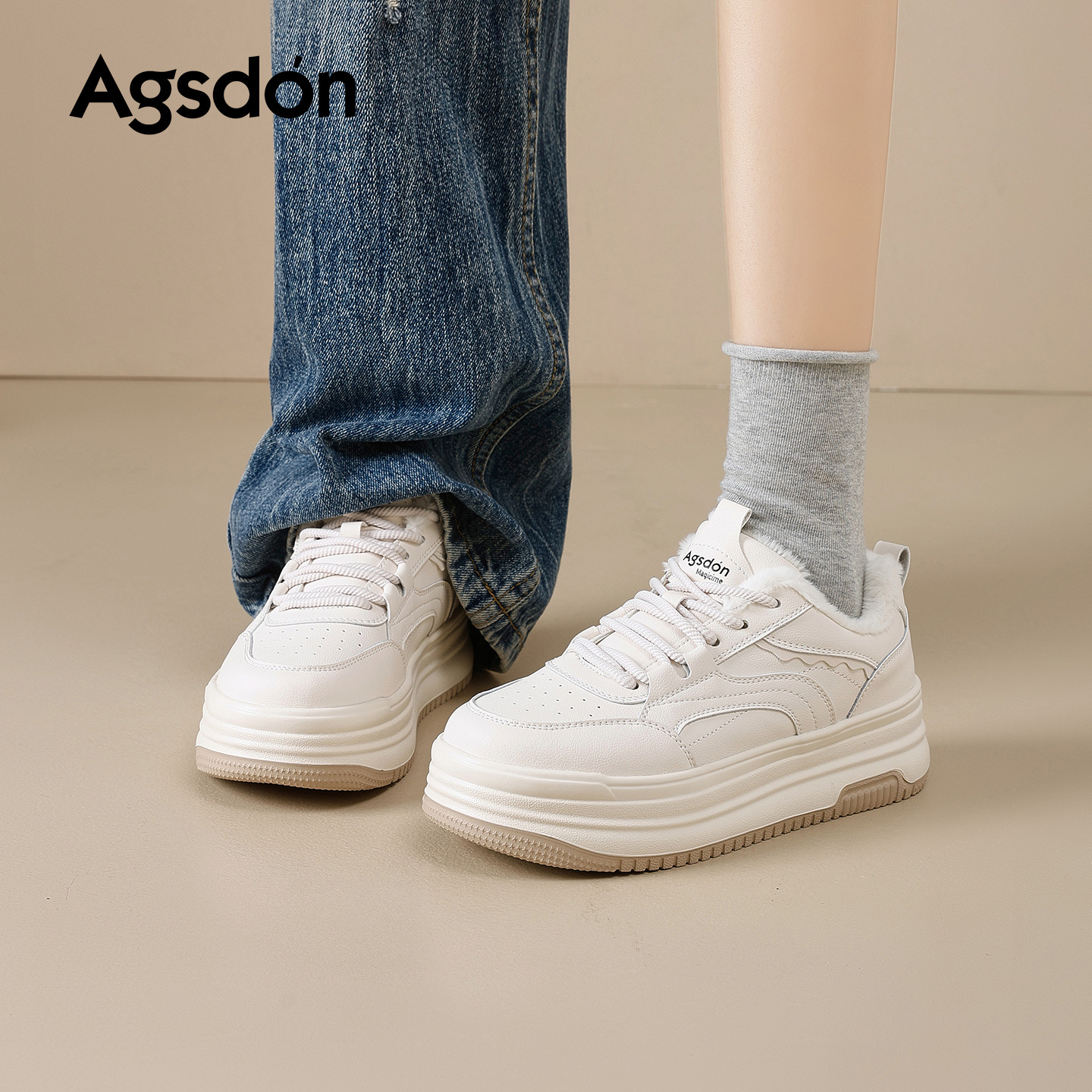 Augu Shi Deng fondo grueso de terciopelo zapatos blancos para mujeres 2025 nuevo otoño invierno ligero zapatos de skate casuales de base suave zapatos deportivos de algodón