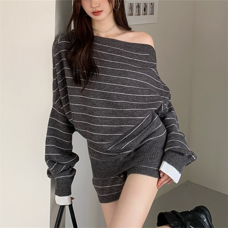 Relaxed and stylish one-shoulder striped knit top with drawstring shorts, a two-piece set, new autumn collection of women's sweaters