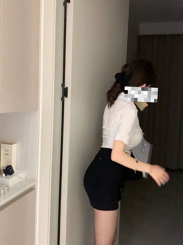 夏の新しいスタイルのウエスト痩身半袖純粋な欲望 OL 制服スーツ女性のプロフェッショナルヒップスカートシャツホットガールトップ|undefined