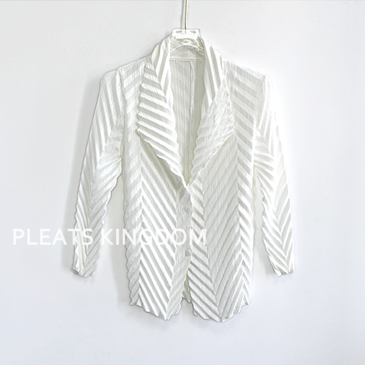 2024 Japanese and Korean New Pleated Miyake Series Solid Color Outfit Women's Commuter Urban Slim-fit Suit Jacket
