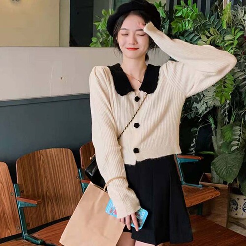 A new Japanese school-style, stylish and youthful knitted cardigan with a three-dimensional beaded floral sweater coat for women in the autumn of 2022 pic 21