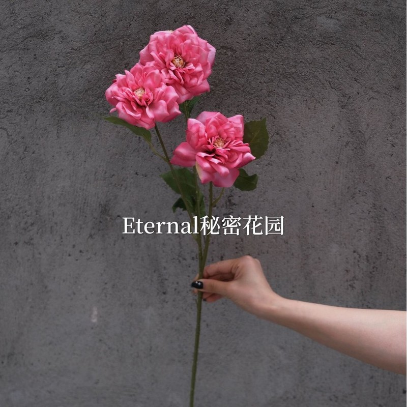 3頭の上品なバラの女王のバラのシミュレーションの花の3頭の角のバラのオリジナルの上品な花の壁の絹の花の結婚祝いの卸売り|undefined