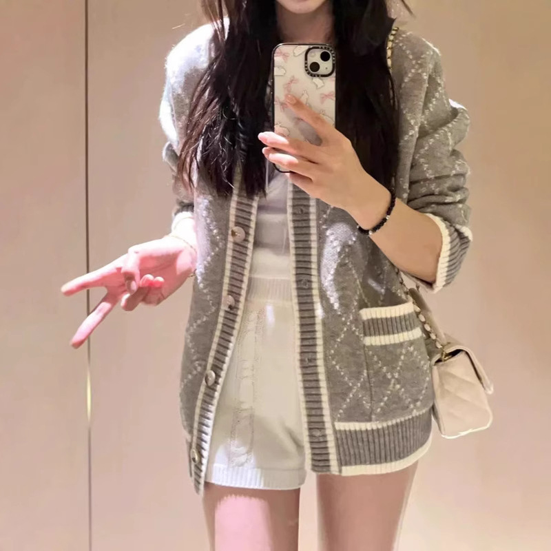 小香风气质千鸟格轻奢风金扣针织开衫高级外套春秋复古设计感