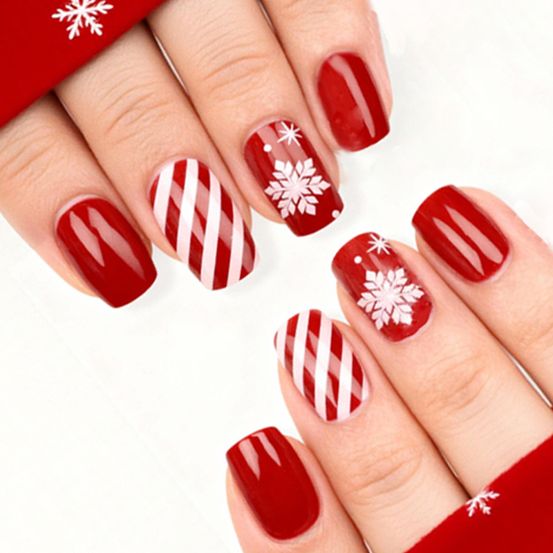 Red Solid Color Manicure New Year Candy Stripes Wearable Nails Snowflake Fake Nails Short Square Nail Patches
