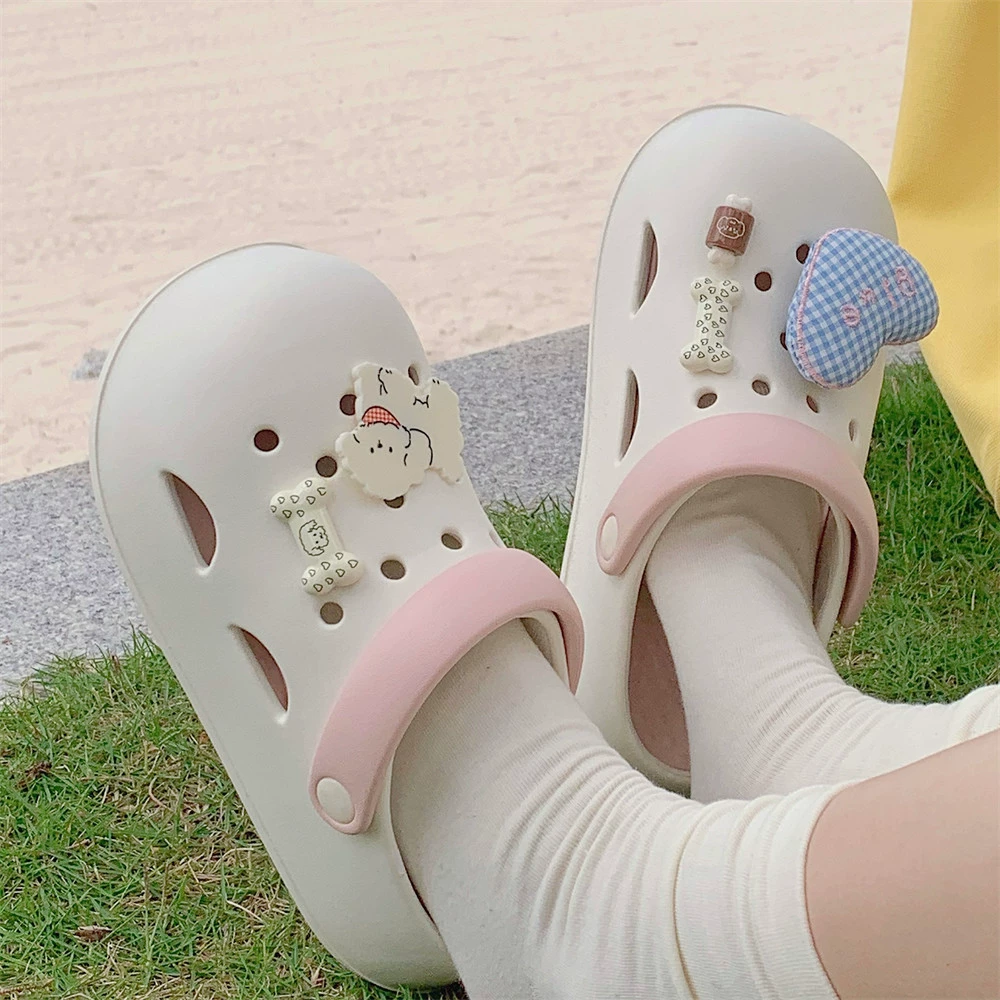 Девушки на открытом воздухе носить EVA мягкие нижние пляжные шлепанцы 2024 летом новые милые собачьи пещерные туфли