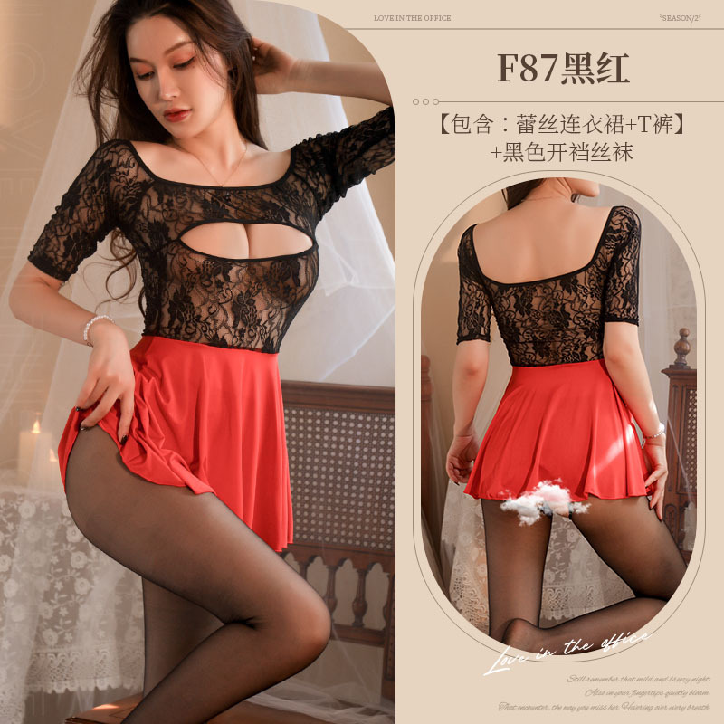 검정과 빨강 레이스 드레스 + T 바지 + 검정 가랑이 양말