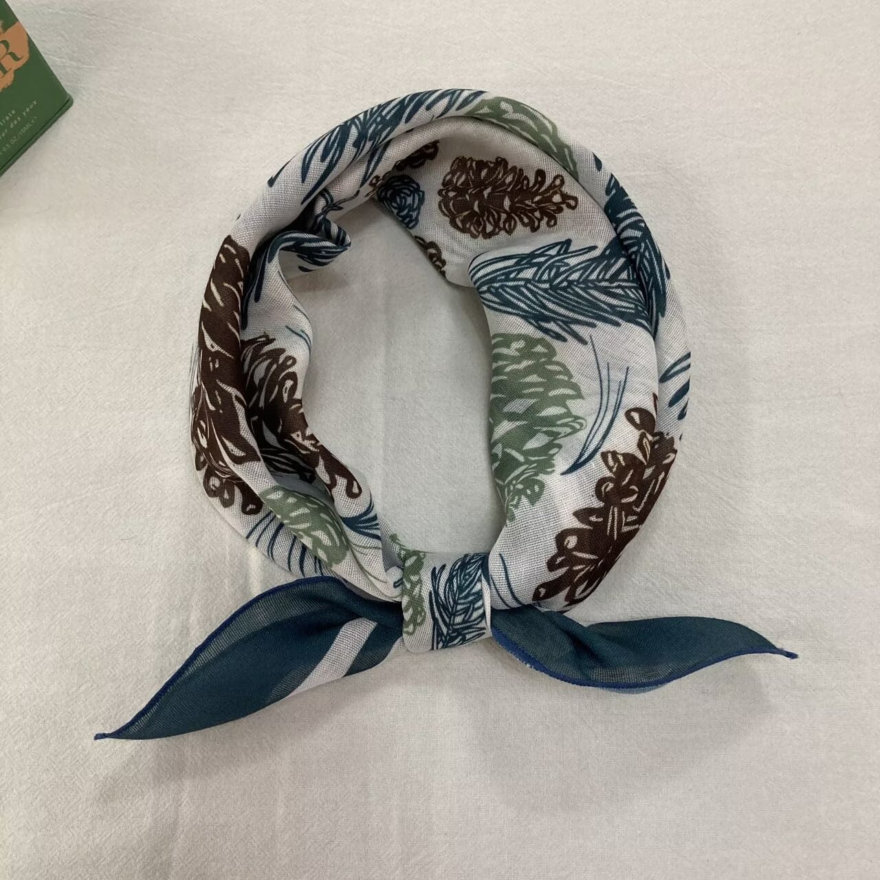 파란색 가장자리 꽃 45개