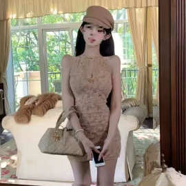 纯欲风蕾丝露肩镂空挂脖连衣裙女夏小个子性感收腰包臀超短裙跨境