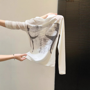 �����������wӡ���L��һ��T��Ů�ļ��¿��W��͸ҕ��������