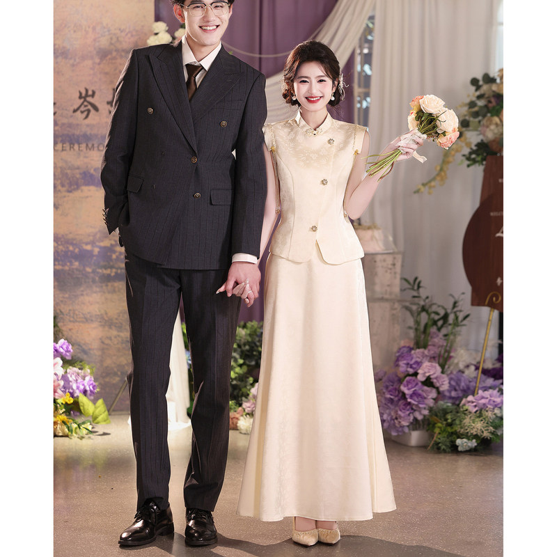 New Chinese-Style Qipao Champagne-Colored Bridal Wedding and Engagement Dress Set, Suitable for Daily Wear, Sleeveless, Summer New Chinese-Style Qipao Champagne-Colored Bridal Wedding and Engagement Dress Set, Suitable for Daily Wear, Sleeveless, Summer