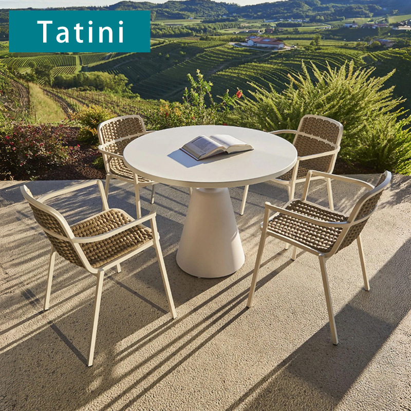 Mesa y silla al aire libre combinación de patio impermeable a prueba de agua y protección solar de caña de tres piezas, silla de comedor al aire libre nórdica moderna en línea ocio image 1