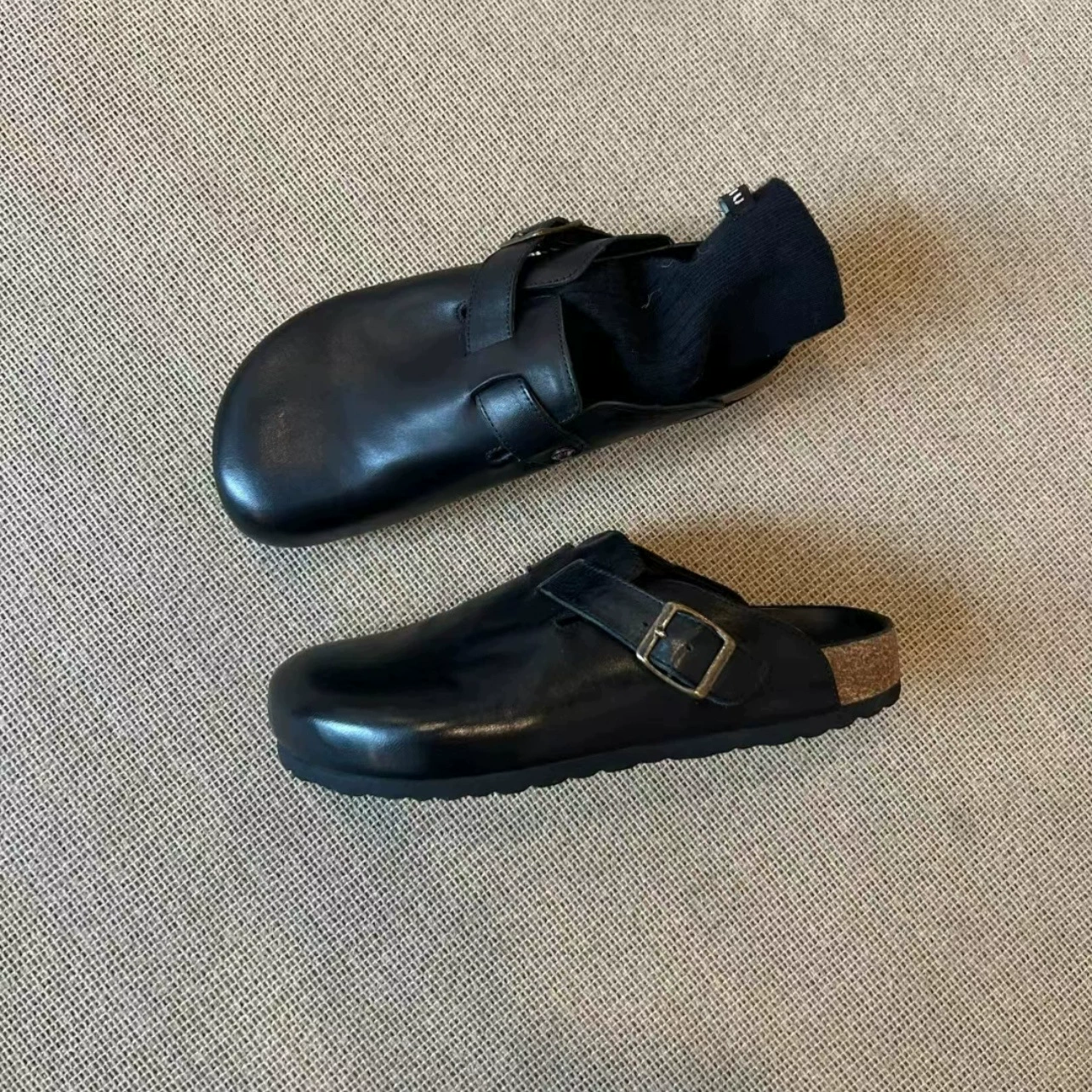 Туфли Birken на толстой подошве с кожаными полутапочками с носком на одну ногу для женщин, которые носят новые весенне-осенние уродливые милые тапочки Boken 2025 года