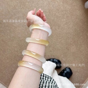 ʯӢ�Ҹ߱��Nһ���������C�㙉ɫ������C�S���������CŮ���C��