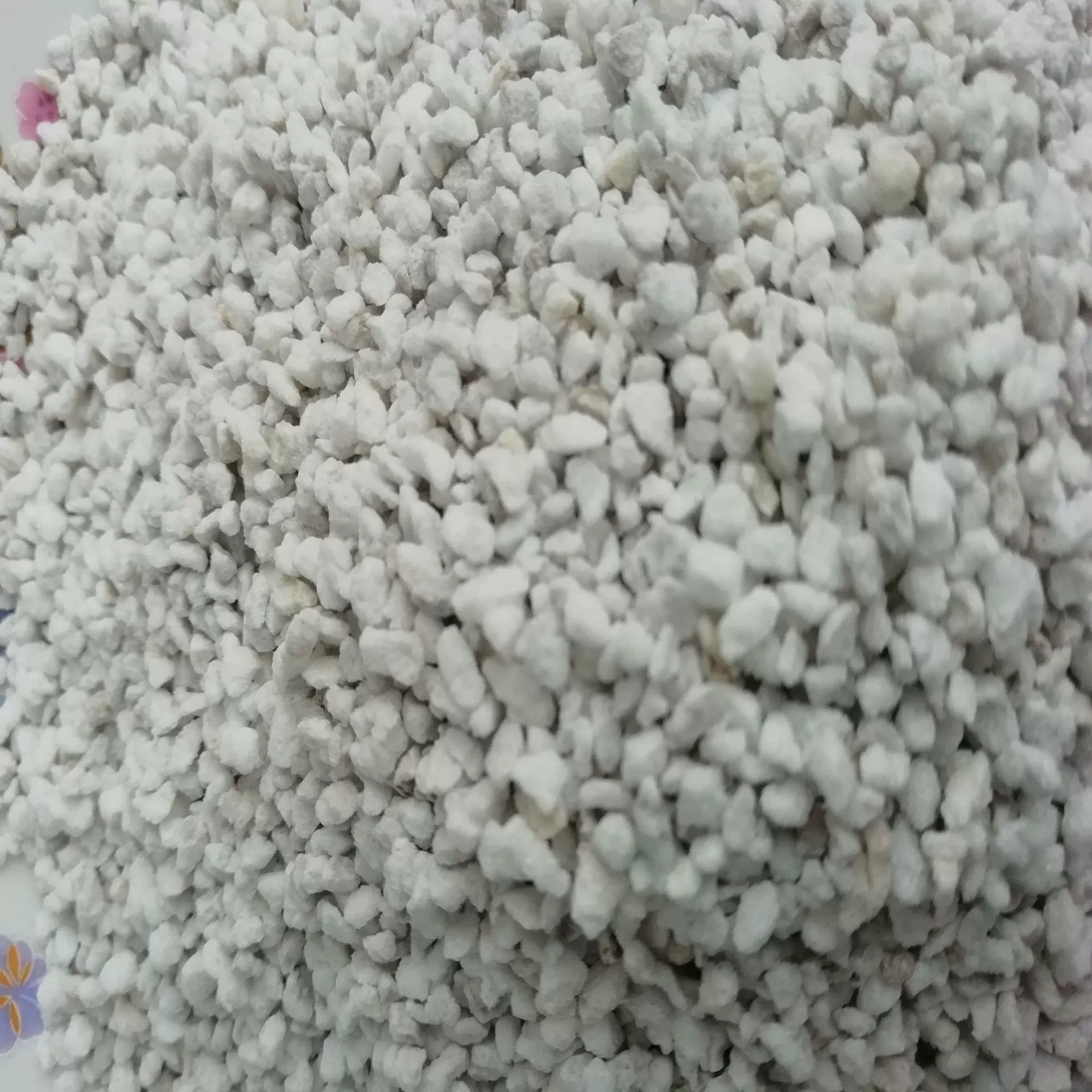定制珍珠岩保温颗粒屋顶找平回填用3mm批发优质轻质屋顶保温