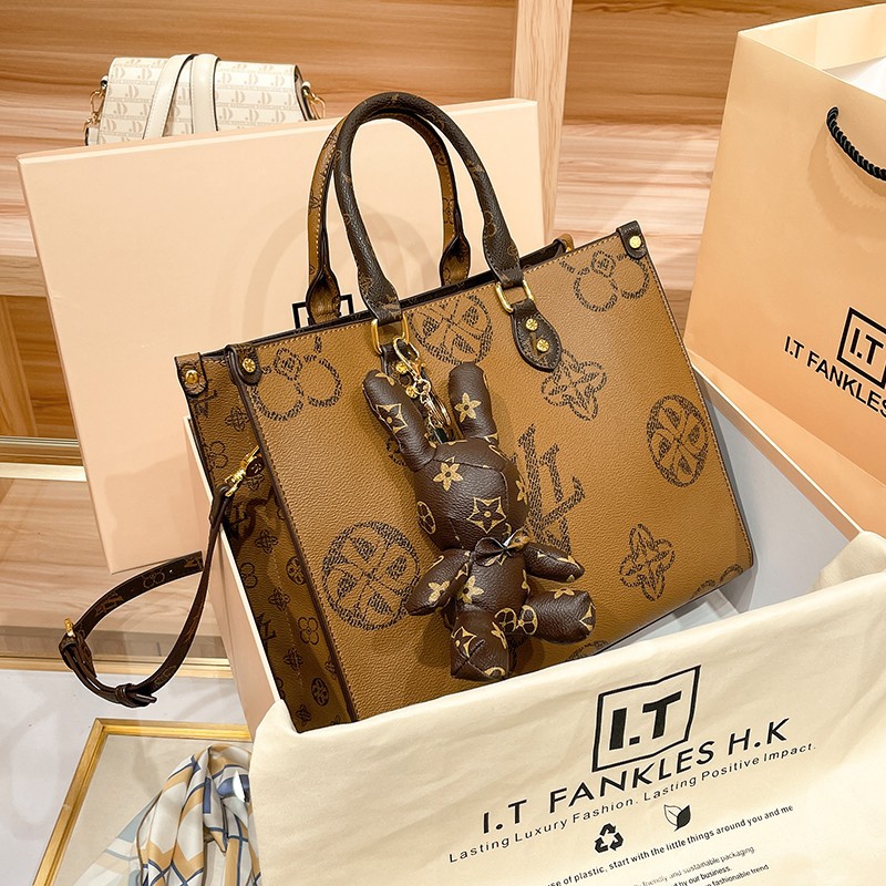 香港代购真皮手提包女2024新款夏天女包托特包高级大容量斜挎包女