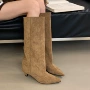 显瘦尖头高筒绒面长靴
