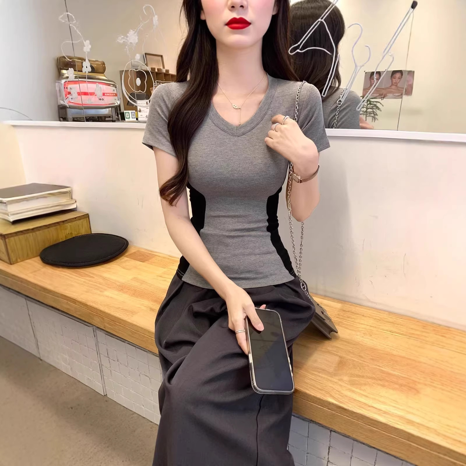 Pure Desire Style V-Neck Regular Shoulder Versatile Short-Sleeve Women's Summer Outfit American Hot Girl Style Slim Fit Color-Blocking Slimming T-Shirt Trendy