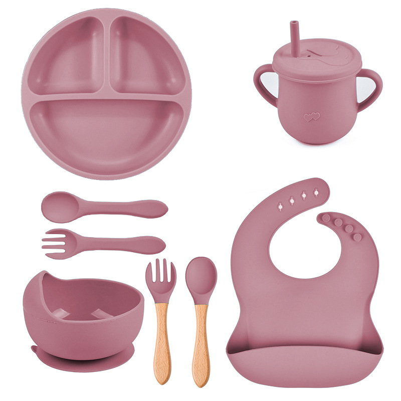 Conjunto de cubiertos de silicona de 8 piezas pequeños platos de succión copas de paja de silicona cuenco delantal cuchara horquilla plato de bebé al por mayor