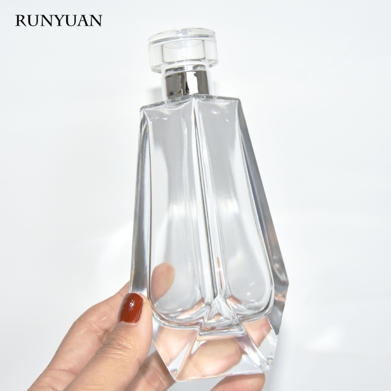新型異形香水分注ボトルは重厚な質感があります。|undefined