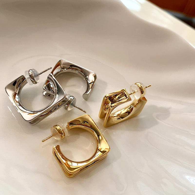 Fashion U Shape Solid Color Copper Plating Earrings 1 Pair