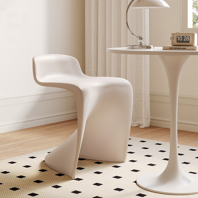 Sillas de comedor taburetes de mesa de lujo sillas de ocio sillas de plástico respaldadas sillas de comedor de diseño Pan Dong