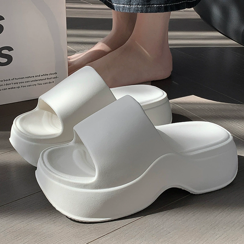 Женские летние шлепанцы на высоком каблуке 2025 года, новая женская обувь на толстой подошве из ЭВА, мягкие домашние сандалии