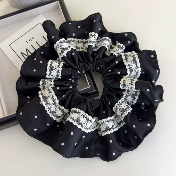 A dot of black lace