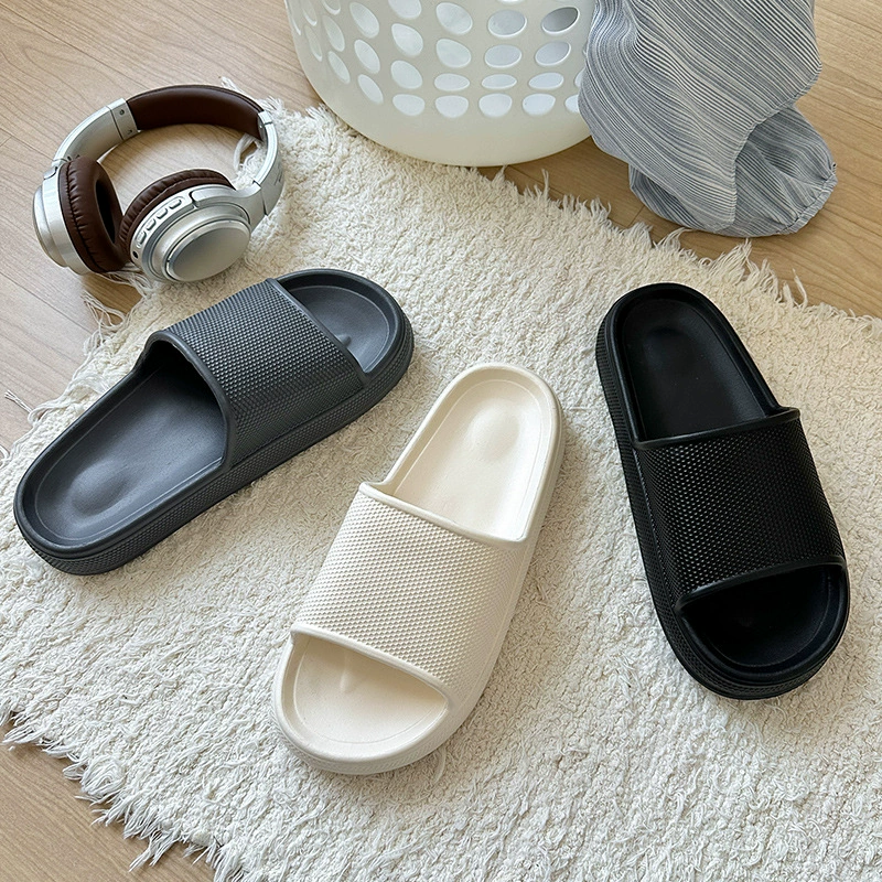 Мужские летние тапочки для верхней одежды, новый стиль, простые нескользящие, износостойкие, легкие нескользящие тапочки на толстой подошве для ванной комнаты.