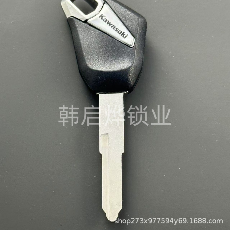 Motorcycle Accessories Suitable for Kawasaki Z250/Sl Z1000 Z800 Motorcycle Key Blanks, Can Be Modified with a Chip