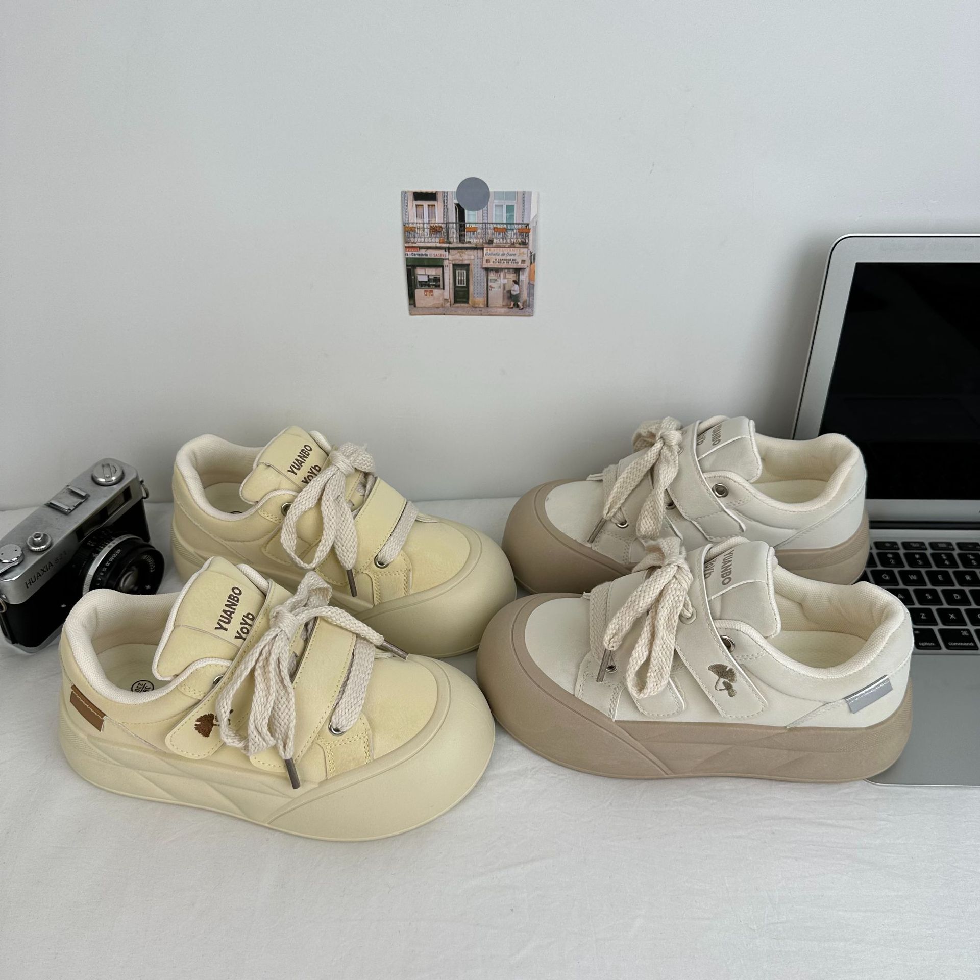 Zapatos de suela gruesa de ondas largas, zapatos blancos de altura baja de mujer, zapatos de pan de primavera coreanos, zapatos de cabeza grande generales