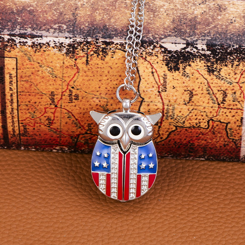 Wings can be opened and closed small pocket watch beautiful silver big eye cute owl small pocket watch 6018