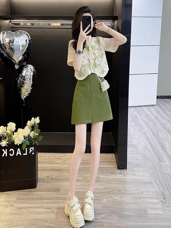 絶美の夏には、小さなスーツのスカートを着て、年齢を減らして透かし彫りのシャツを着て、腰の高いa字のスカートを2つセット着ています|undefined