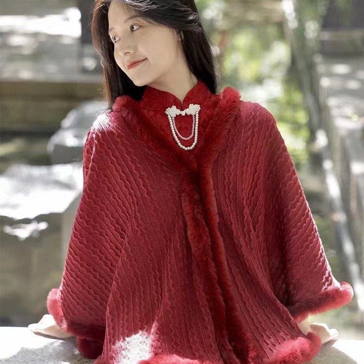 2025 Automne/Hiver Nouveau Châle Tricoté Patchwork De Fourrure, Manteau Cape Cheongsam Pour Femme De Style Ethnique._voghion.com