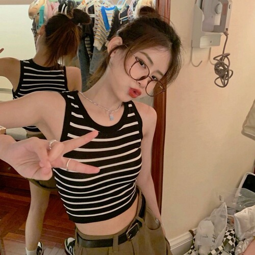 Women's Round Neck Knit Small Backless Top with Striped Color Matching, 2024 Spring, Fitted and Slimming, Versatile and Sleeveless