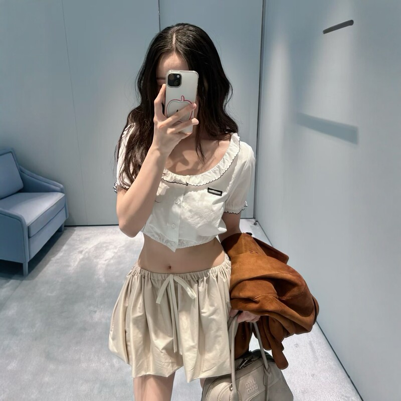 New French-Style Doll Collar Short-Sleeve Shirt for Women, Summer Korean Style with Ruffle Design, Unique and Stylish Top, Versatile