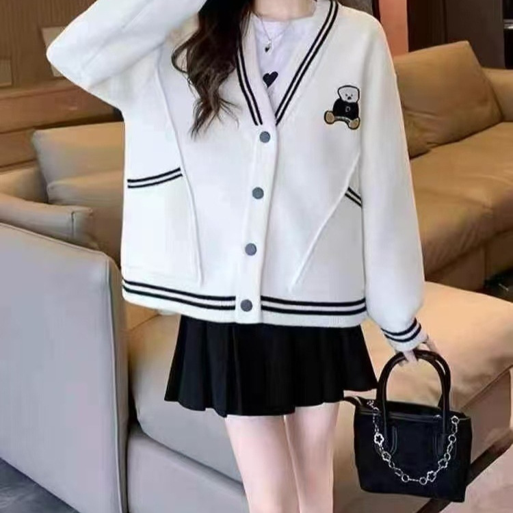 Women's Cozy Bear-Pattern Knit Cardigan – Solid Color College Style Sweater (Mint/Black/Ash/Apricot, One Size Fits Most)_voghion.com