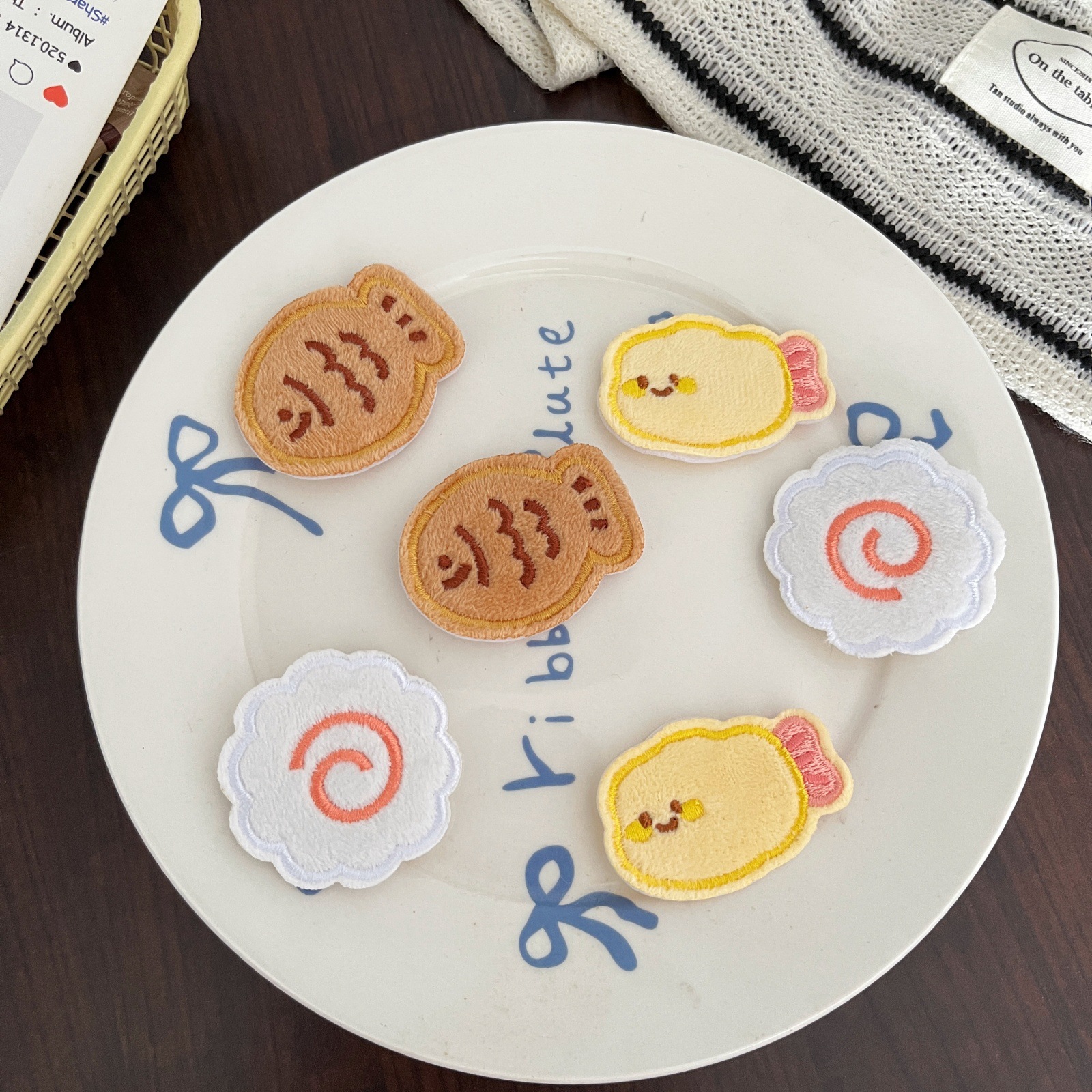 The same cute little food-themed hair fringe sticker, magic sticker, takoyaki, fish plate, taiyaki, same cute style