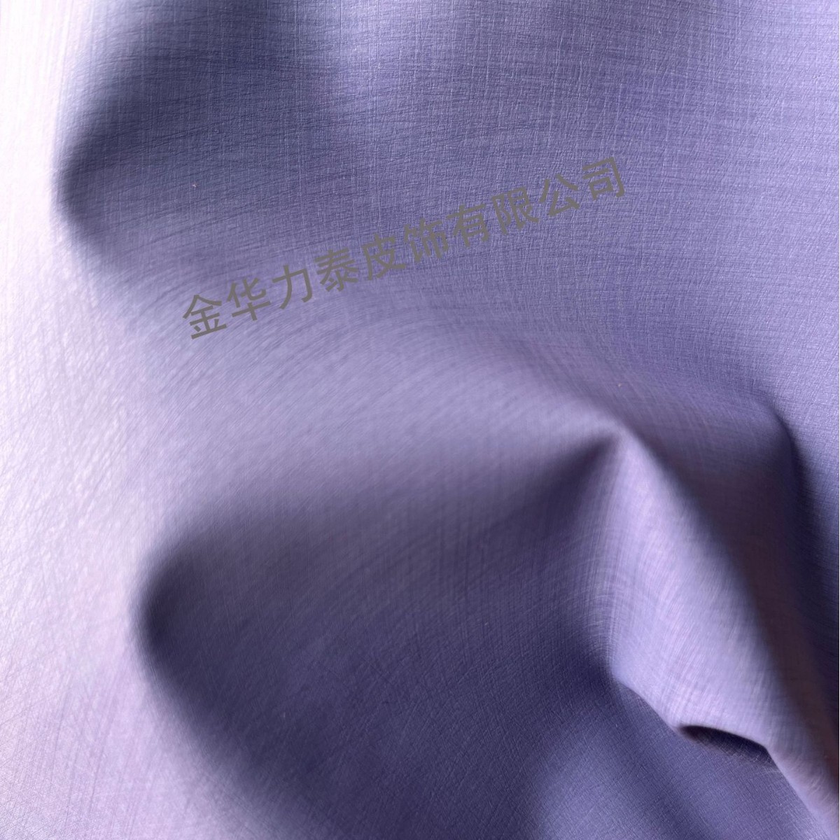 0.5mm针织弹力手感柔软PU人造革耐水解平弹611软包服装绗缝面料