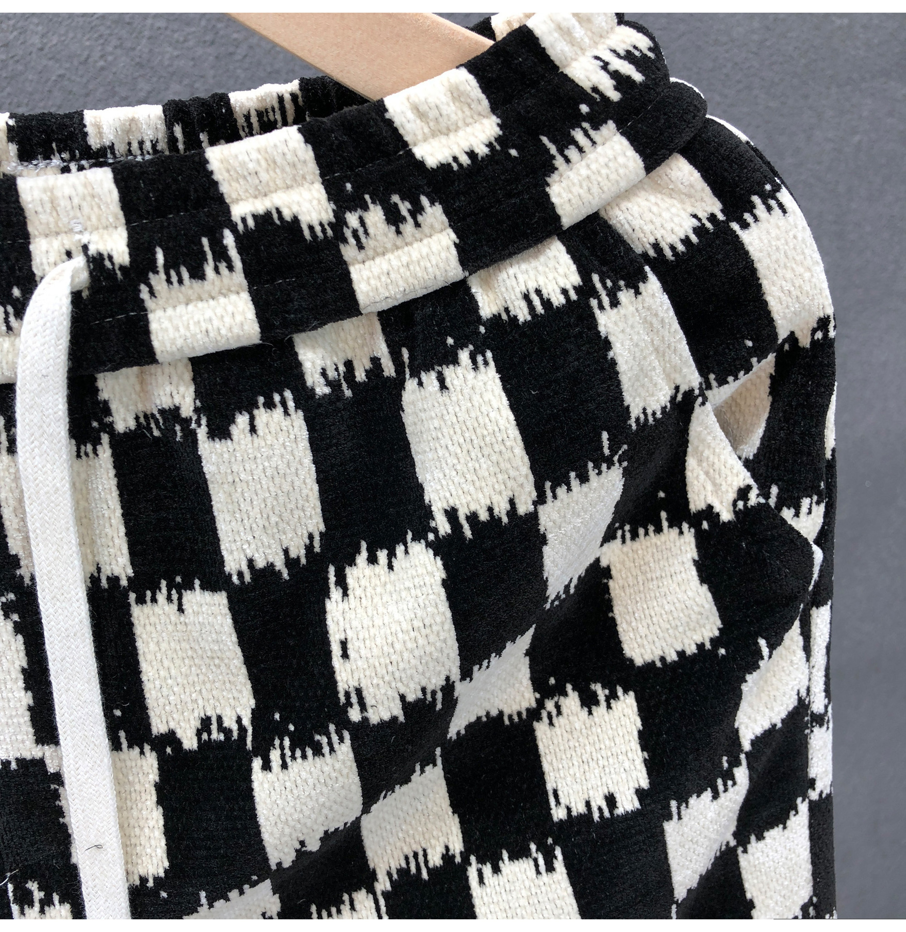Unisex High Street Fashion Retro Checkerboard Print Summer Shorts Loose Fit Straight Leg 5-Pocket Casual Shorts_viptrois.com